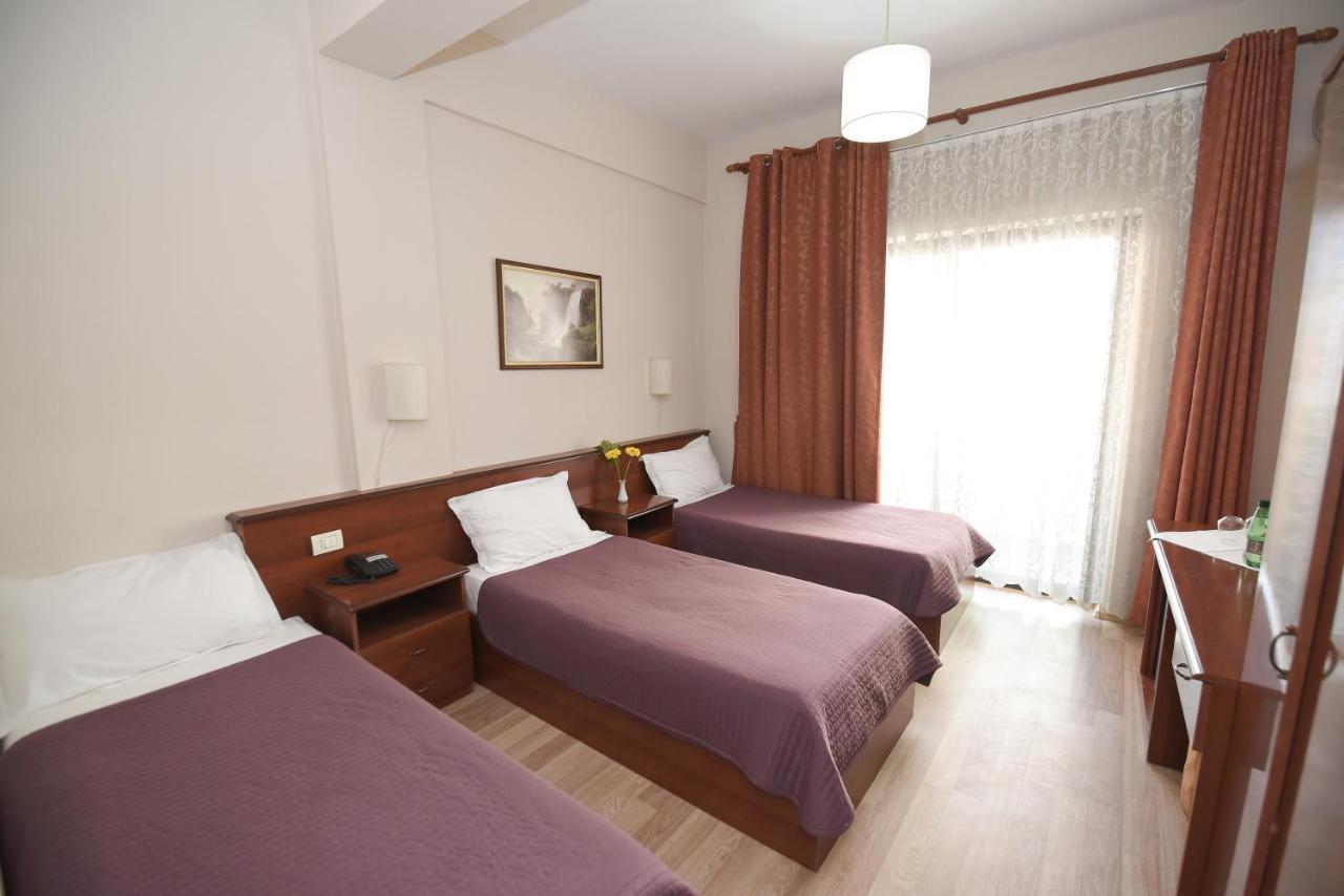 Hotel Vivas Durrës Zewnętrze zdjęcie